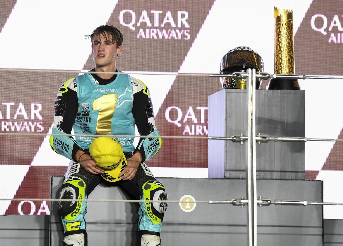 Las imágenes de Jaume Masià como campeón del mundo de Moto3 en Catar