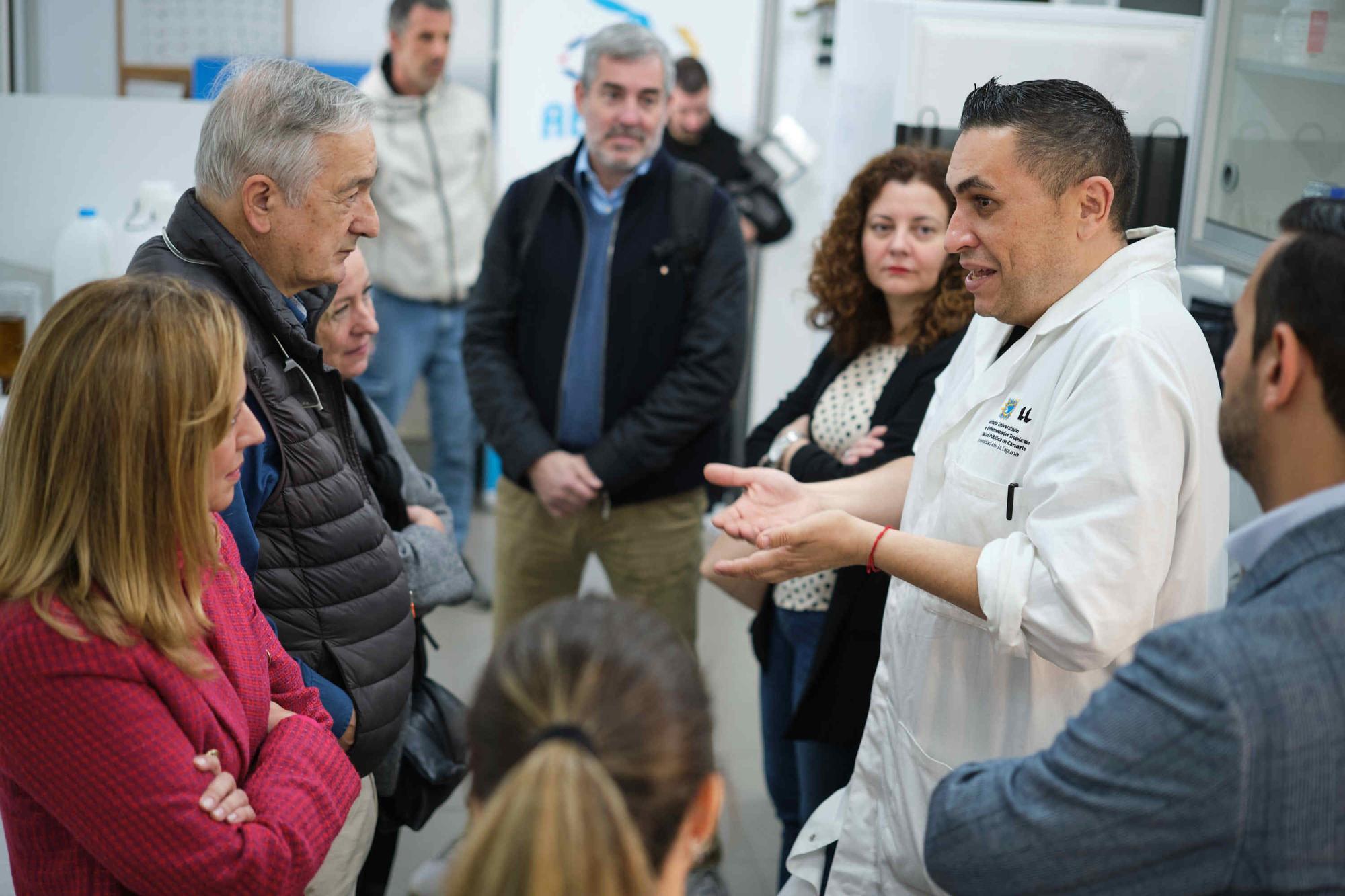 Fernando Clavijo visita el Instituto de Enfermedades Tropicales