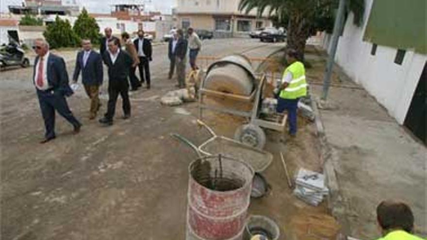 Las obras del fondo estatal levantan las primeras calles en varias barriadas