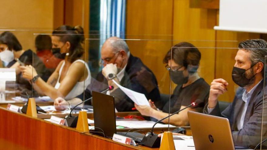 Parte del grupo de gobierno, ayer en el pleno.