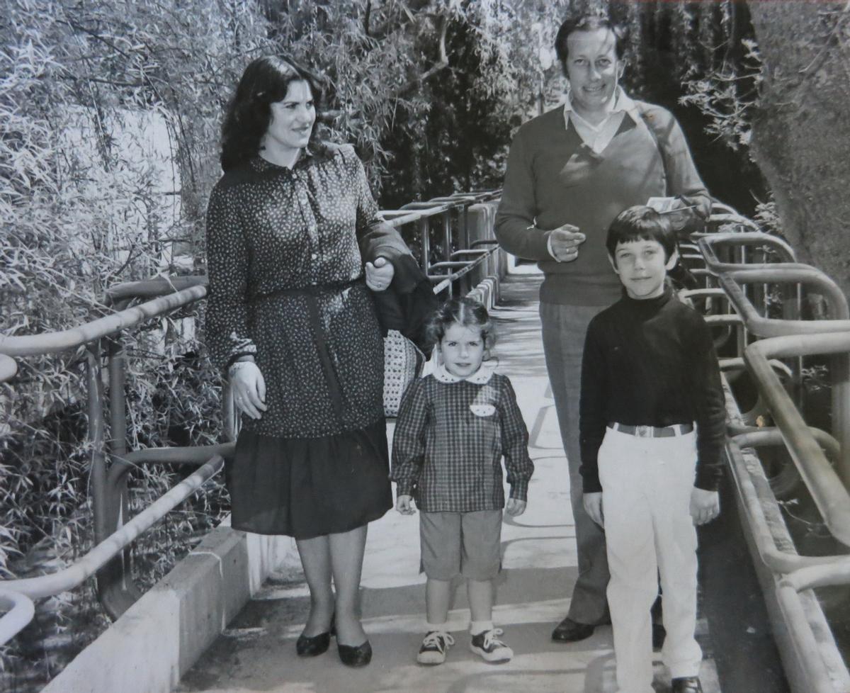 Fina con su familia en Madrid en 1981