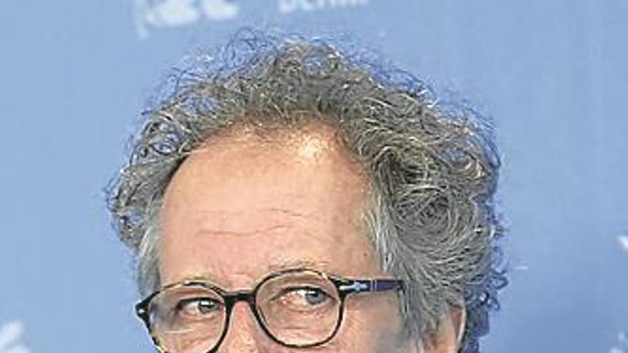 Indemnizan a Geoffrey Rush por difamación