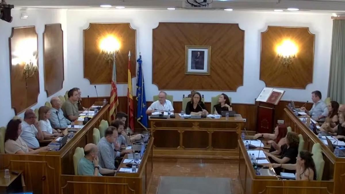 Una imagen del pleno de Oliva, celebrado ayer.