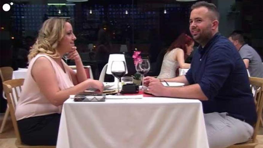 Lorena y Santi durante su cita en &#039;First Dates&#039;.