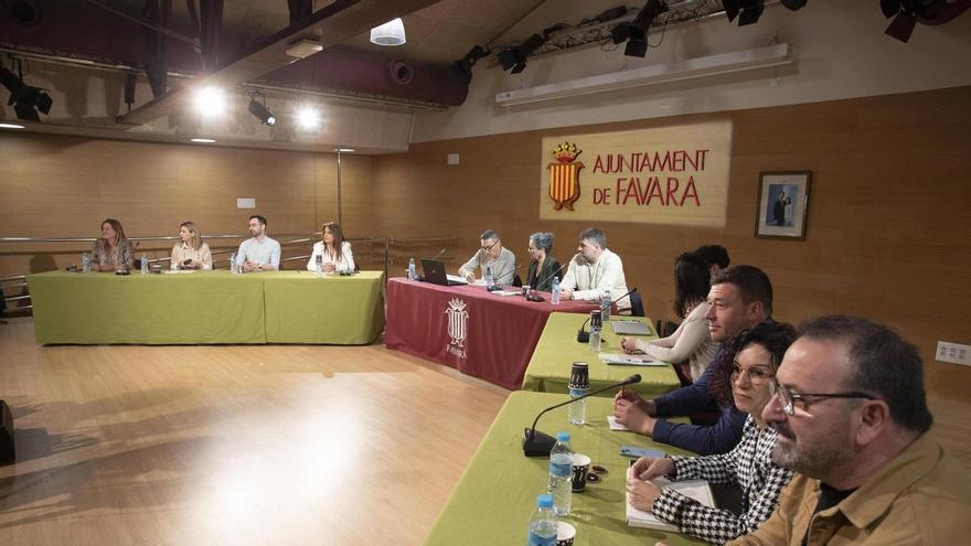 La oposición de Favara afea al PP que incumpla la obligación de celebrar al menos un pleno cada tres meses