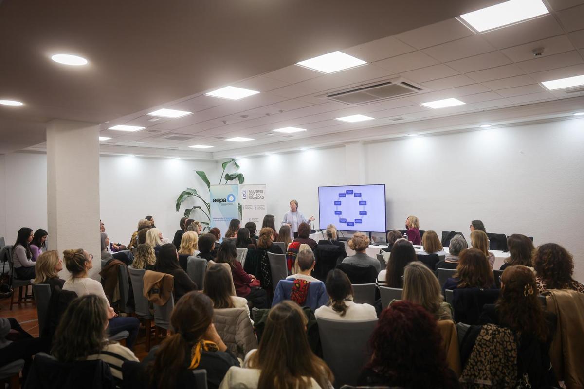 Una imagen de la asamblea general de AEPA.
