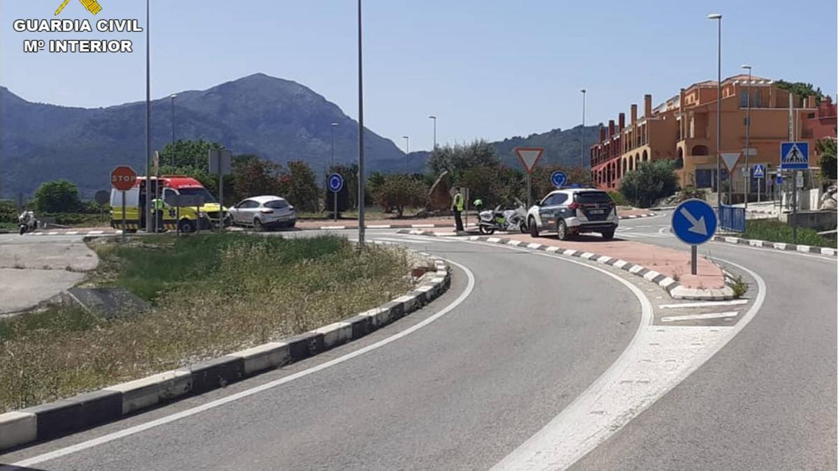 Detenida por conducir en sentido contrario y bajo los efectos del alcohol en una carretera de Sanet y Negrals