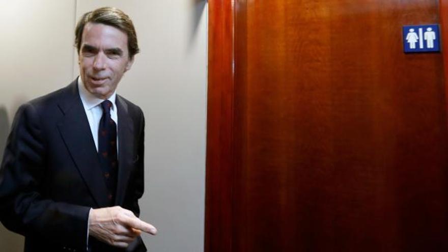 Aznar apuesta por una "alternativa política amplia, frente al independentismo"
