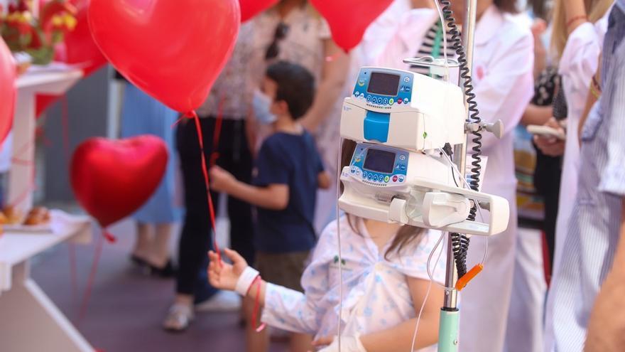 &#039;Posdata te animo&#039;: los niños hospitalizados alegran con sus cartas la estancia de los pacientes adultos