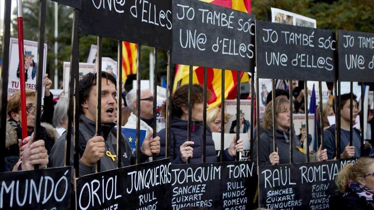 Manifestación bajo el lema, ’Llibertat presos polítics, som República’.