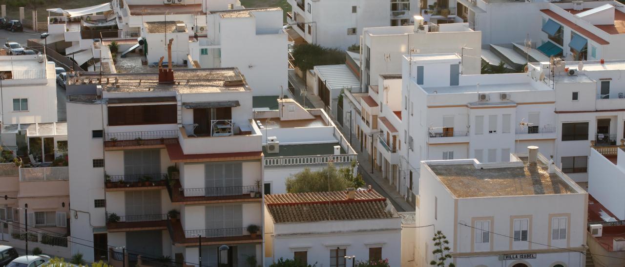 Un barrio de Ibiza, imagen de archivo.