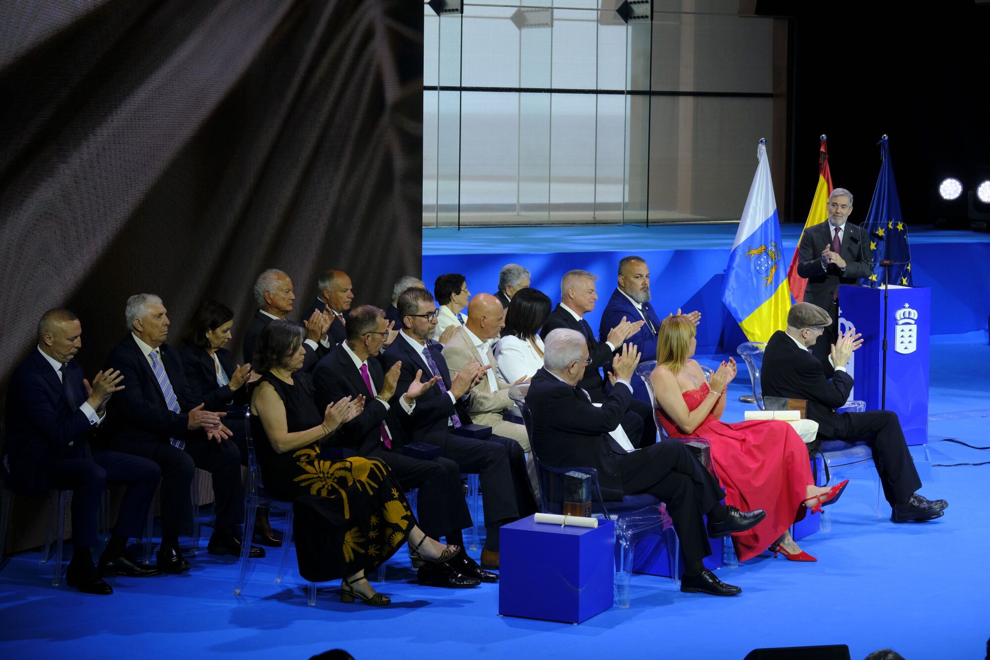 Acto Día de Canarias en el Alfredo Kraus