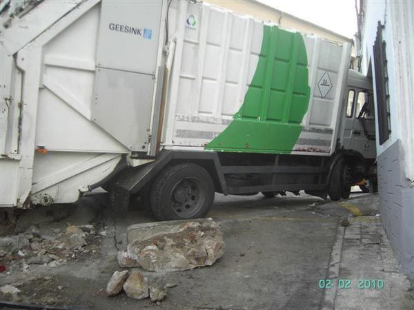 Accidente de un camión de recogida de basura de Plasencia