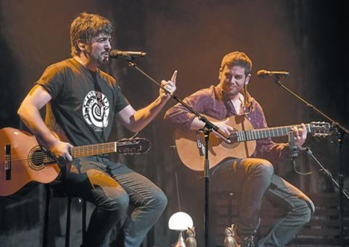 Un momento del concierto de David y José Manuel Muñoz en la Barts, anoche. Un momento del concierto de David y José Manuel Muñoz en la Barts, anoche.