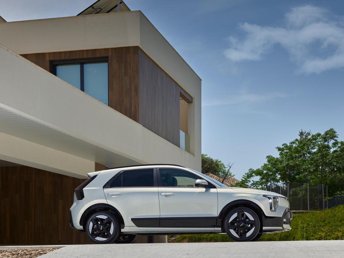 La renovación del Kia Niro empieza de manera más que evidente por el cambio de estética