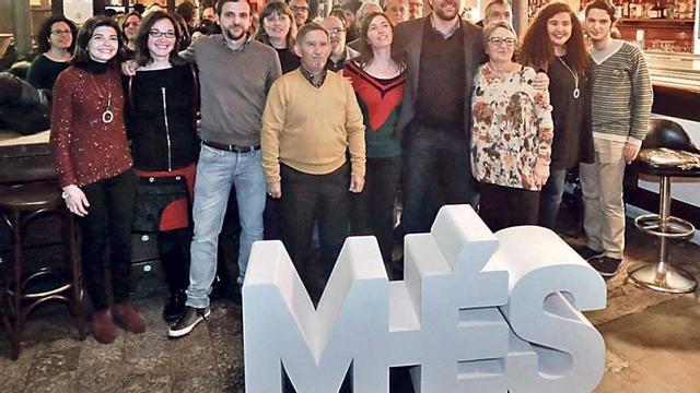 Algunos de los miembros de la candidatura de Més, ayer.