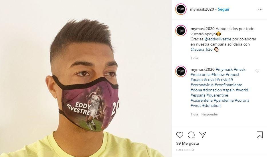 Los futbolistas se unen a las mascarillas personalizadas solidarias