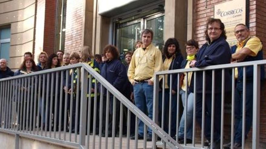 Personal de Correus alerta que empitjorarà el servei a Manresa