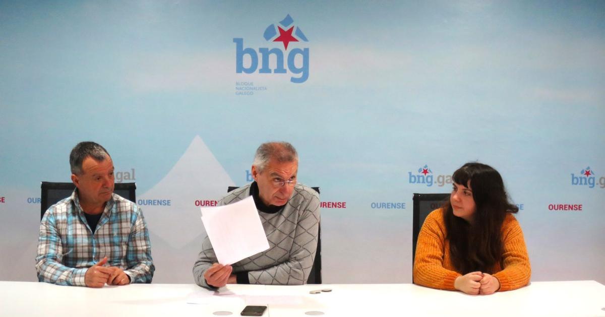 Los ediles del BNG, Xosé Manuel Puga, Luis Seara y Erea Blanco, ayer. | FDV
