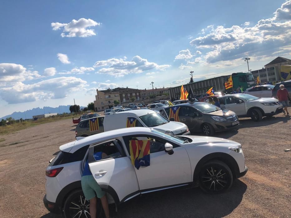 La rua de vehicles cap a Lledoners arrenca a Santpedor amb una cinquantena de cotxes