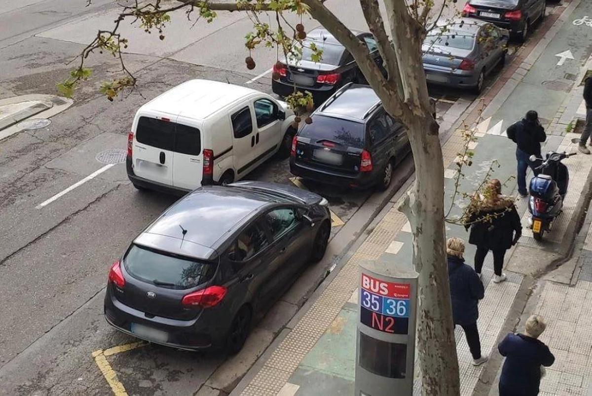 Coches en doble fila