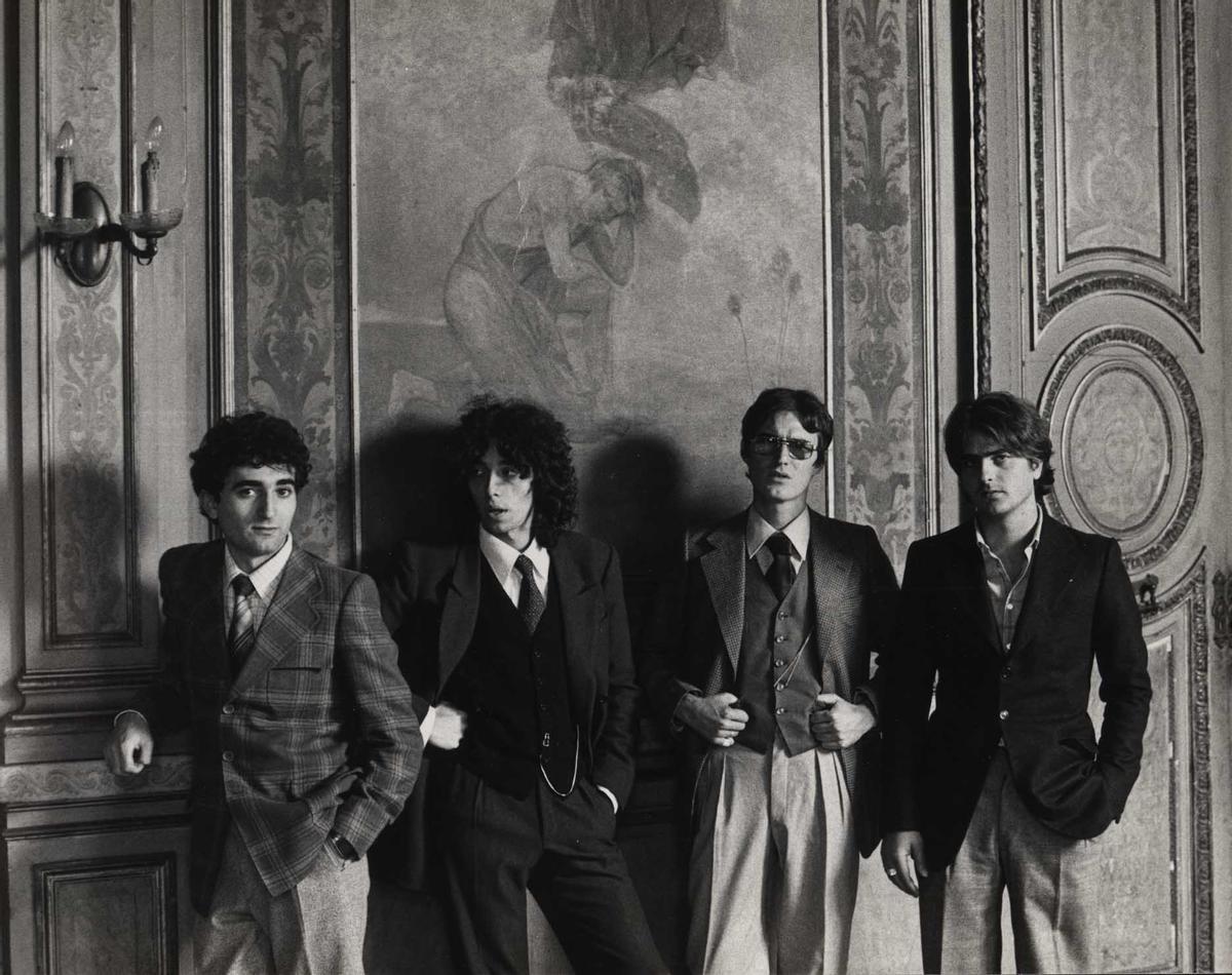 Morfi Grei, Jordi Pujadas (alias el Subidas), el Tío Modes y Raf Pulido, la formación clásica de la Trapera, vestidos por Toni Miró, en 1980