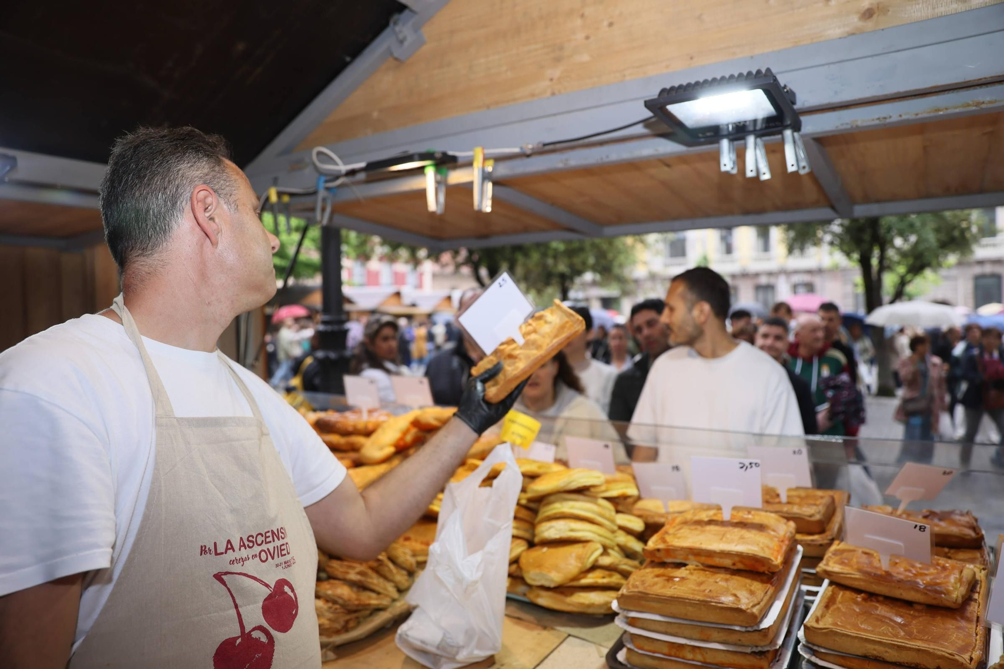 EN IMÁGENES | Último día de la feria de La Ascensión que convivió con el partido por el ascenso
