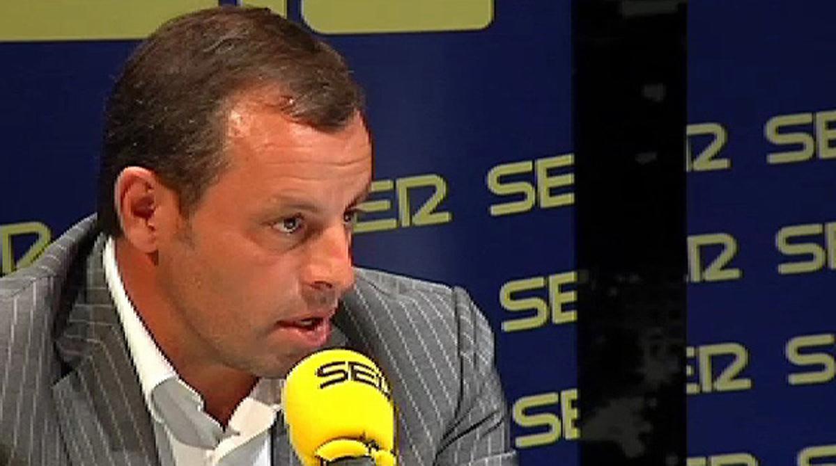 El president del Barça parla sobre la seva relació amb l’holandès, els nous fitxatges i la trajectòria d’alguns jugadors en una entrevista amb la SER.