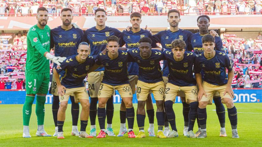 Once inicial del CD Tenerife en el partido del pasado sábado en Granada. | |