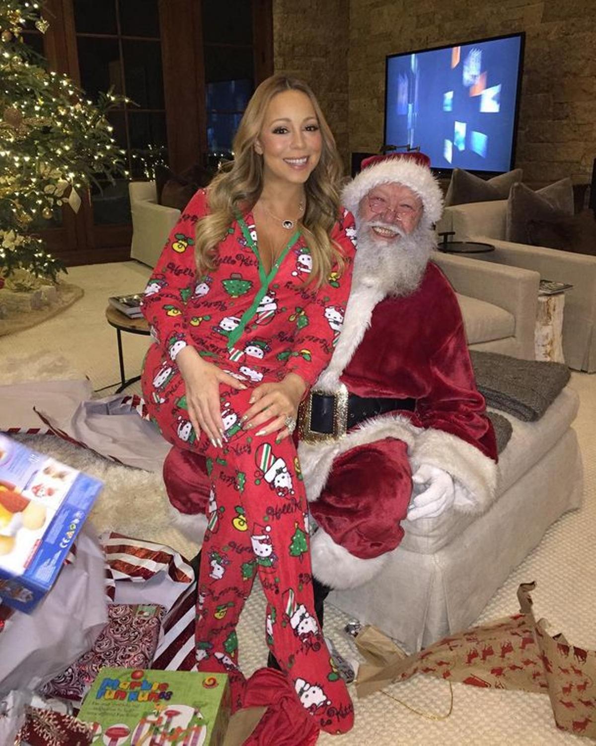 Navidad 2015: Mariah Carey, en pijama con Papá Noel