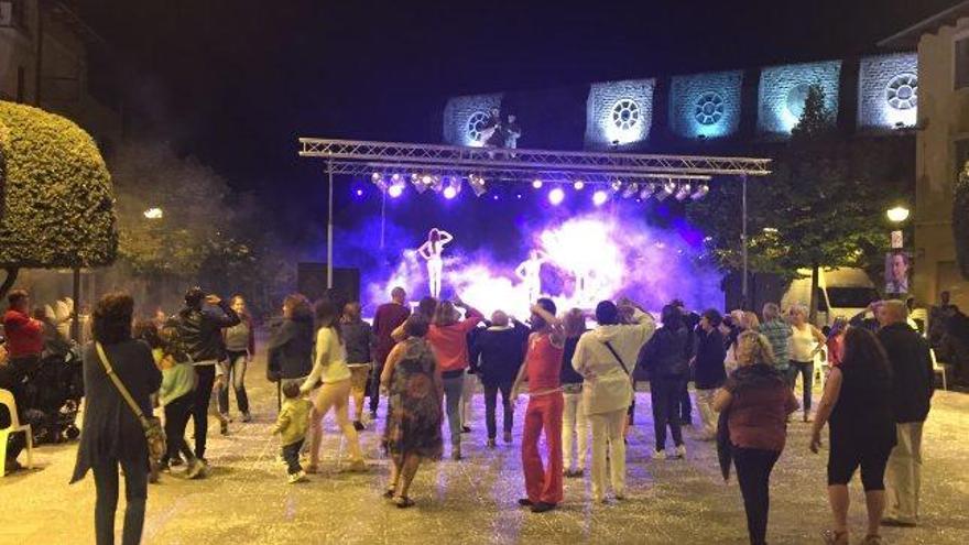 Ball de confeti a la Festa Major de Sallent de l&#039;any passat