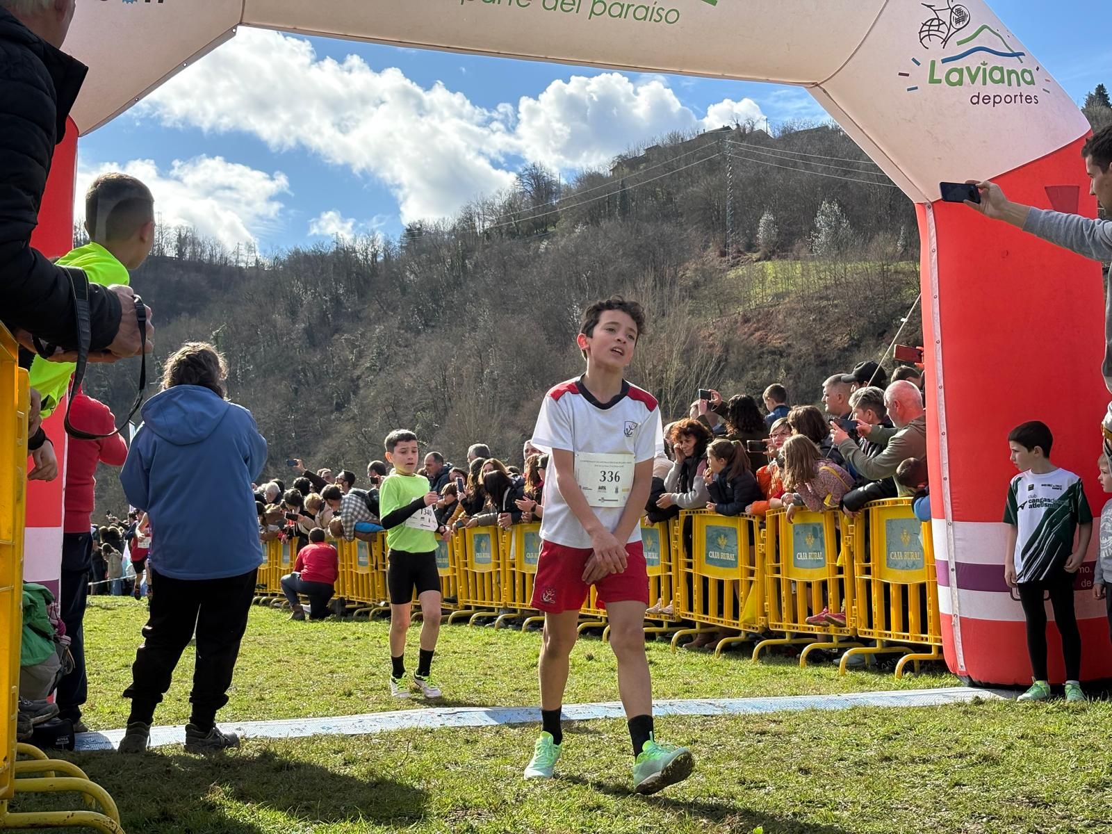 Casi 1.500 niños en Laviana para las "Miniolimpiadas" del Principado: así fue la carrera