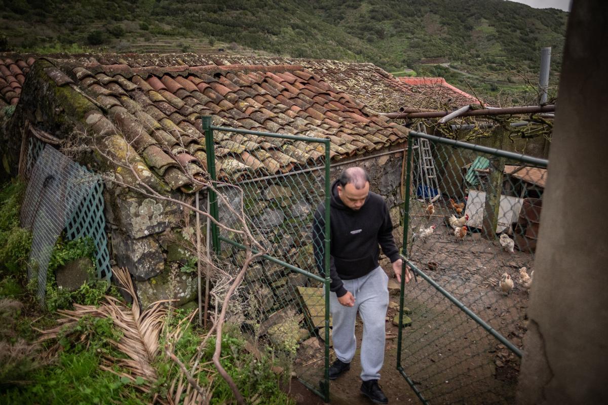 Así es la vida en Las Portelas, localidad de Buenavista del Norte con apenas unos pocos habitantes.