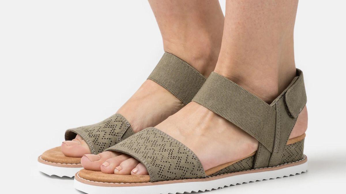 Una rebaja de Amazon permite comprarse las sandalias Skechers más buscadas por solo 35 euros
