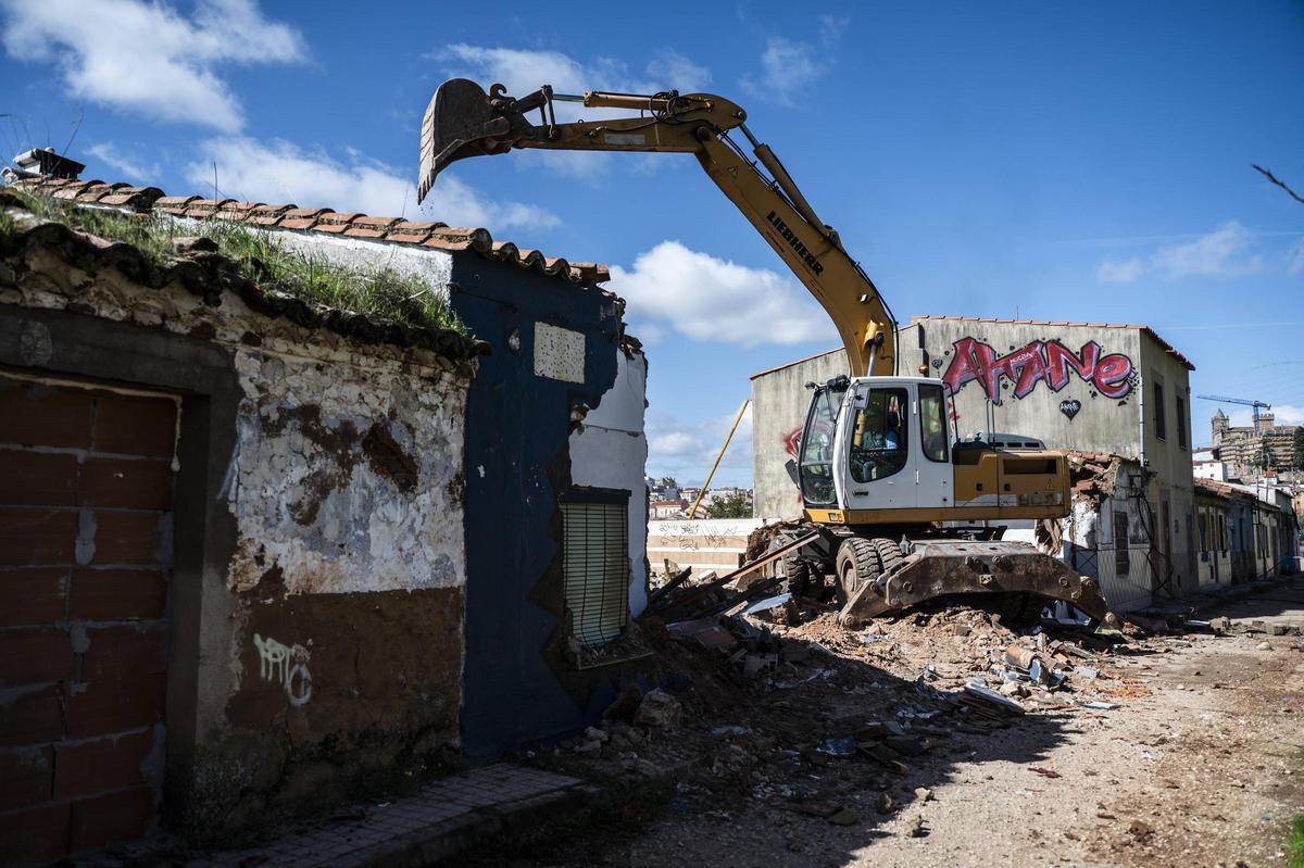 Galería | Siguen los derrumbes en el Alto de Fuente Fría de Cáceres