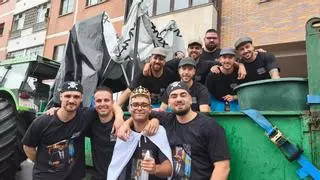 "Pingadura" por partida doble en Lugo de Llanera: "No nos importa la lluvia, íbamos a acabar empapados igual"