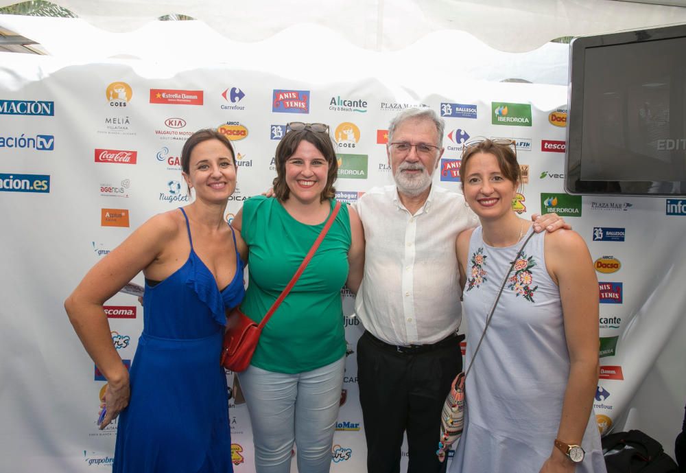 Esther Guilabert, directora de IFA; Alba Seva, del departamento comercial de INFORMACIÓN; José Luis Gisbert, presidente de IFA, y Ana Gosálvez, del departamento de Marketing de INFORMACIÓN.