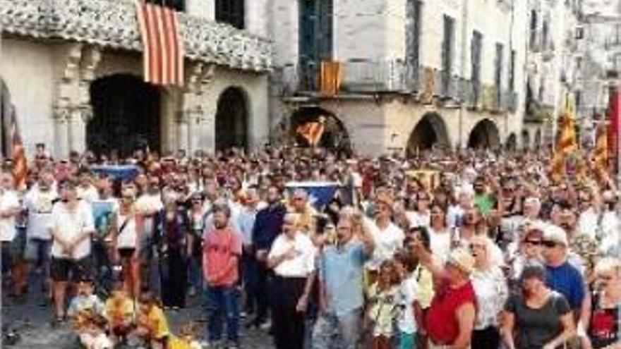 Manifest i cant a la plaça del Vi de Girona