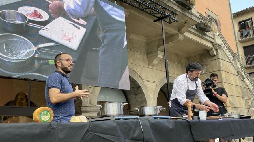 Francesc Rovira, durant la Fira a la plaça de l’Ajuntament | AJ. DE RIPOLL