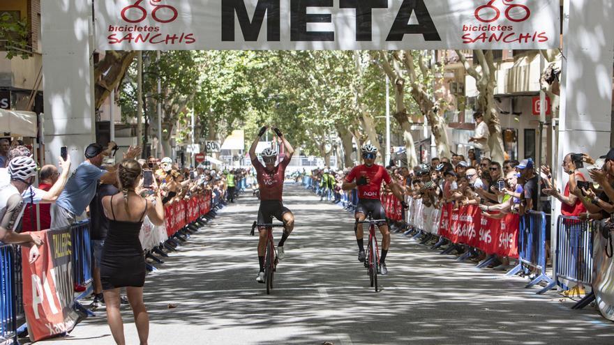El mallorquín Edgar Curto se proclama campeón del 34 Trofeu de Ciclisme Fira d’Agost de Xàtiva