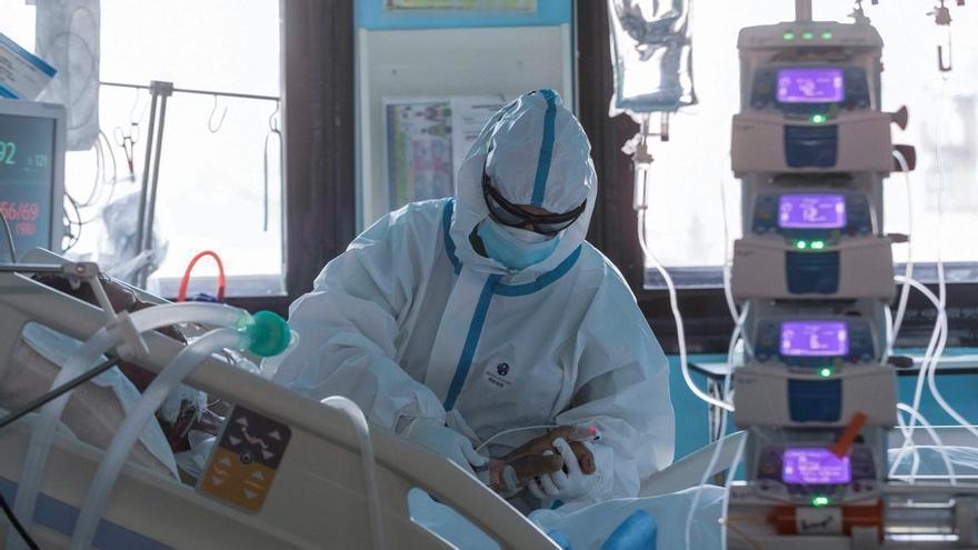 Médicos de familia proponen administrar antihistámicos a los pasajeros asintomáticos del crucero durante 40 días: 