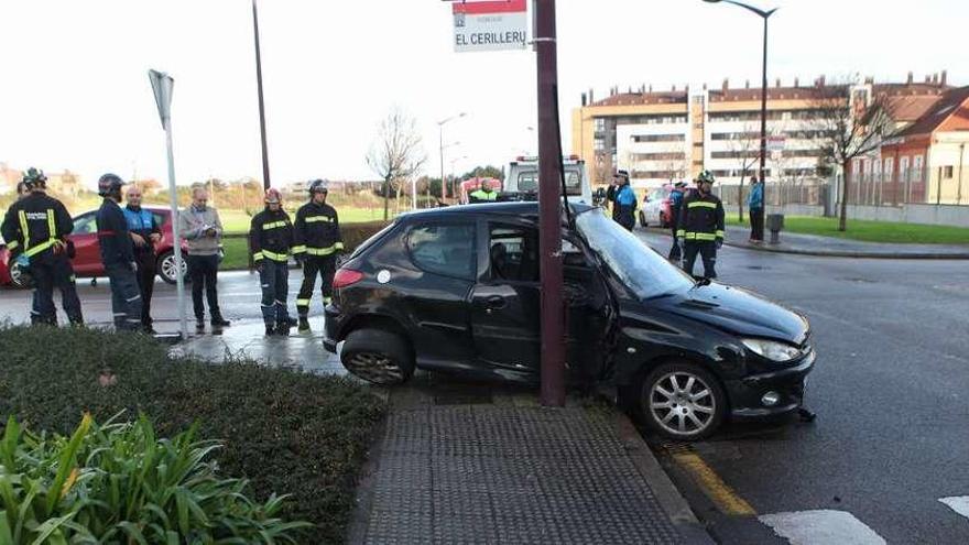 Espectacular accidente entre dos vehículos en El Lauredal