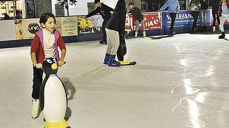 Imagen de una pista de hielo ecolÃ³gica similar a la que instalarÃ¡n en Manacor.