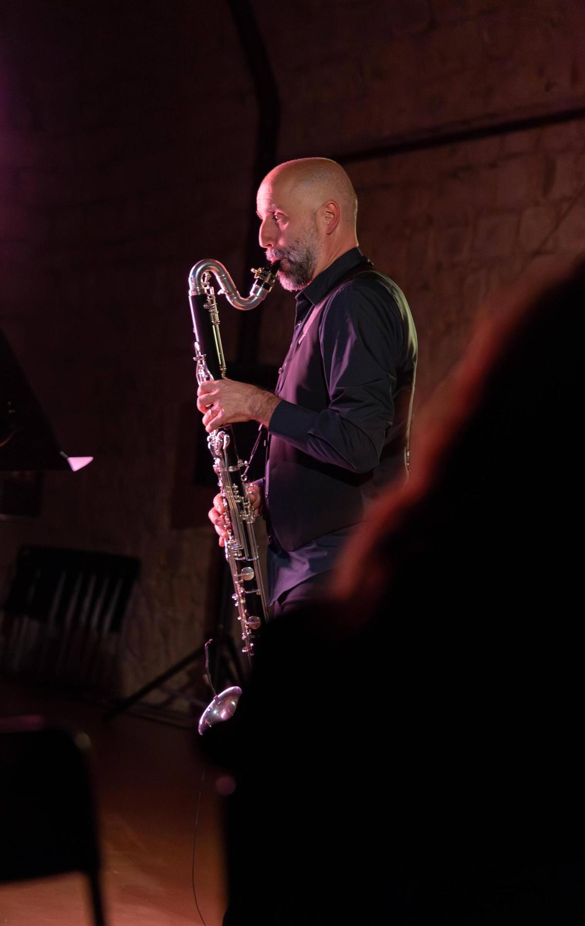 Rafel Caldenty ist Klarinettist, Kulturmanager und künstlerischer Leiter des Klangfestivals.