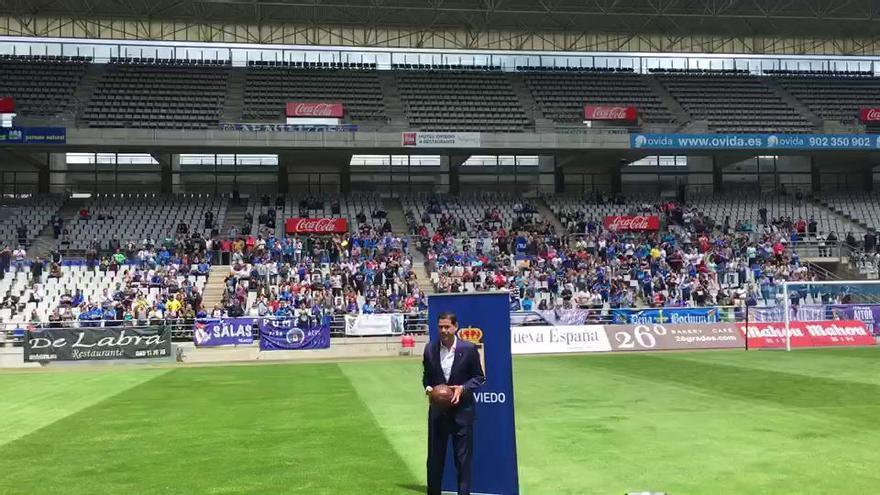 Fernando Hierro pisa por primera vez el Tartiere