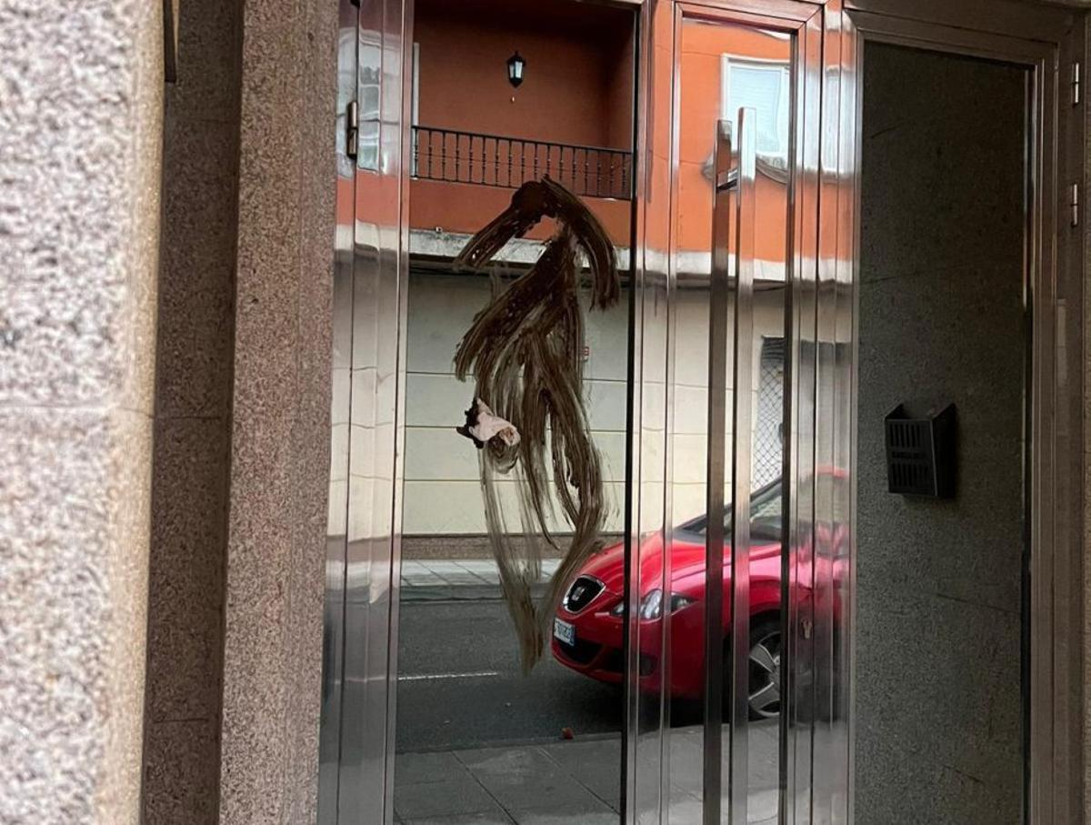 El cristal manchado, en la calle Fragata Almansa. | FDV