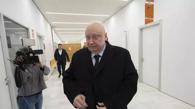 Samper está empadronado en un piso de uno de sus supuestos testaferros