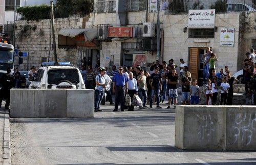 Jerusalén volvió a ser hoy escenario de nuevos ataques cometidos por palestinos en medio de un despliegue de medidas de seguridad sin precedentes y de la colocación de controles y barreras en los barrios árabes.