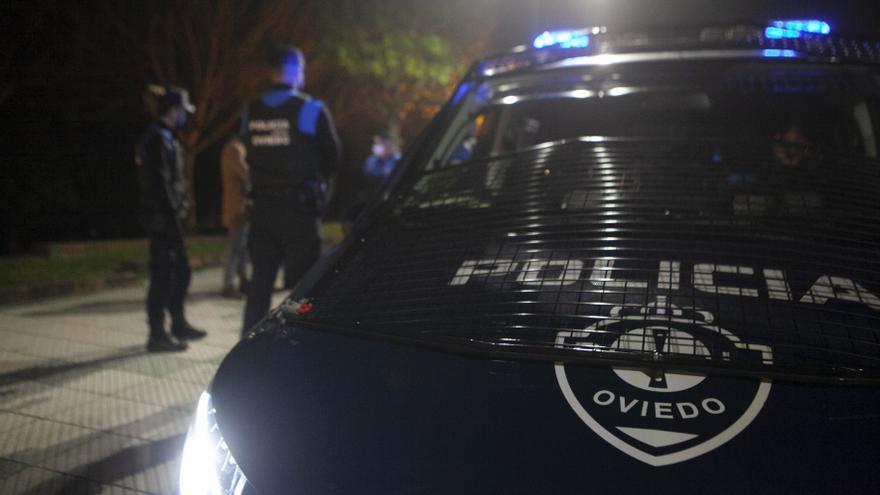 La Policía Nacional disuelve una batalla campal de madrugada en el Antiguo a base de tiros de fogueo - Vimarsana News