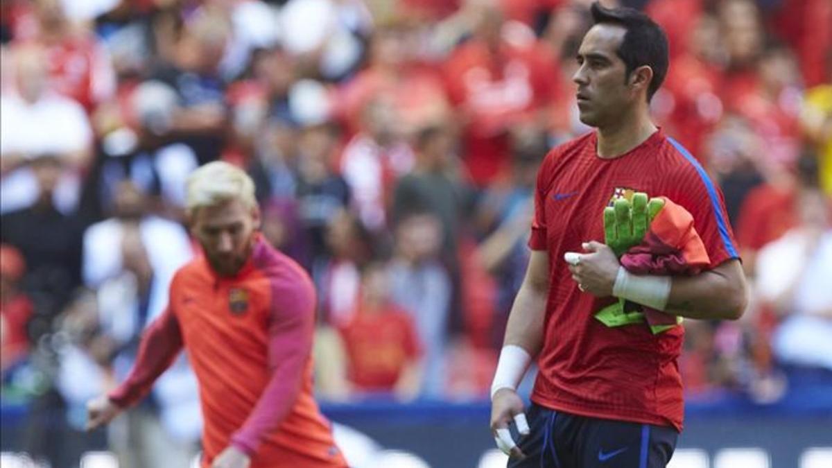 Claudio Bravo se está planteando poner punto y final a su carrera en el FC Barcelona